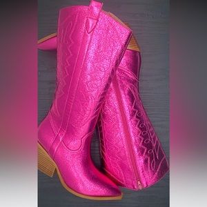 Metallic fuchsia boots